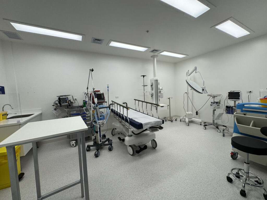 Visitas guiadas: más de 100 personas de Chile Chico conocieron las instalaciones de su nuevo hospital