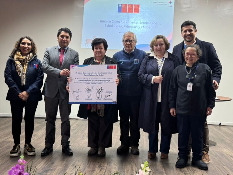 Servicios de Salud de Aysén, Chiloé y Reloncaví firman convenio para fortalecer la atención en la zona norte de la región