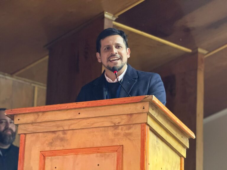 Servicios de Salud de Aysén, Chiloé y Reloncaví firman convenio para fortalecer la atención en la zona norte de la región