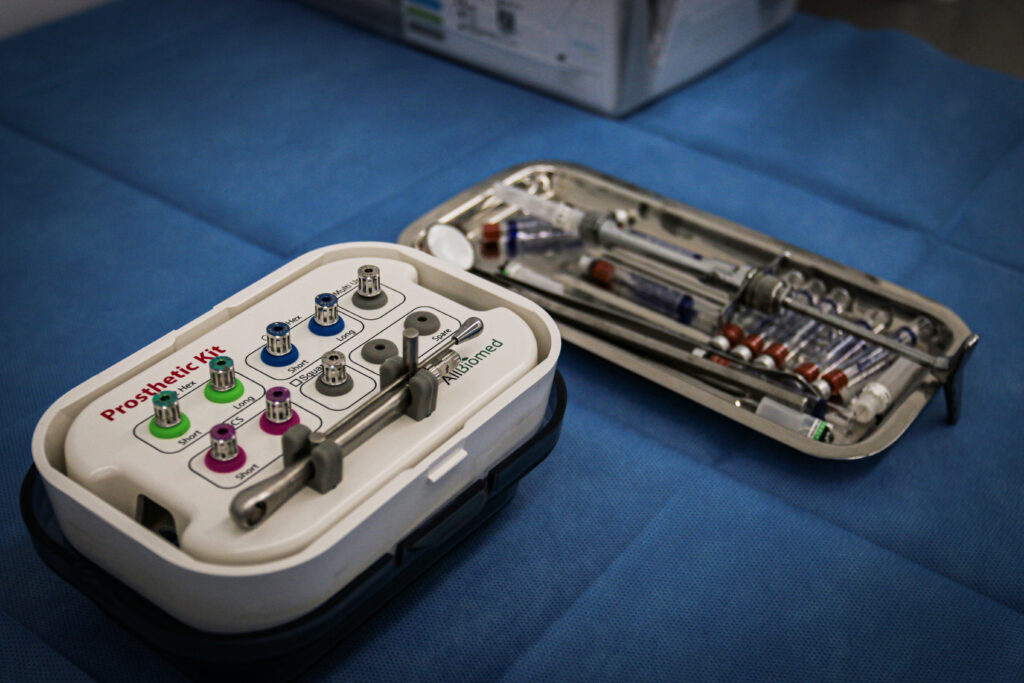 Hospital de Chile Chico fortalece atención en implantología y reduce lista de espera