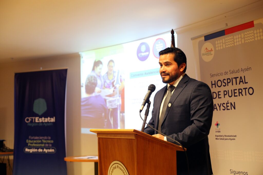 Servicio de Salud Aysén y CFT Estatal fortalecen alianza para la formación de futuros TENS